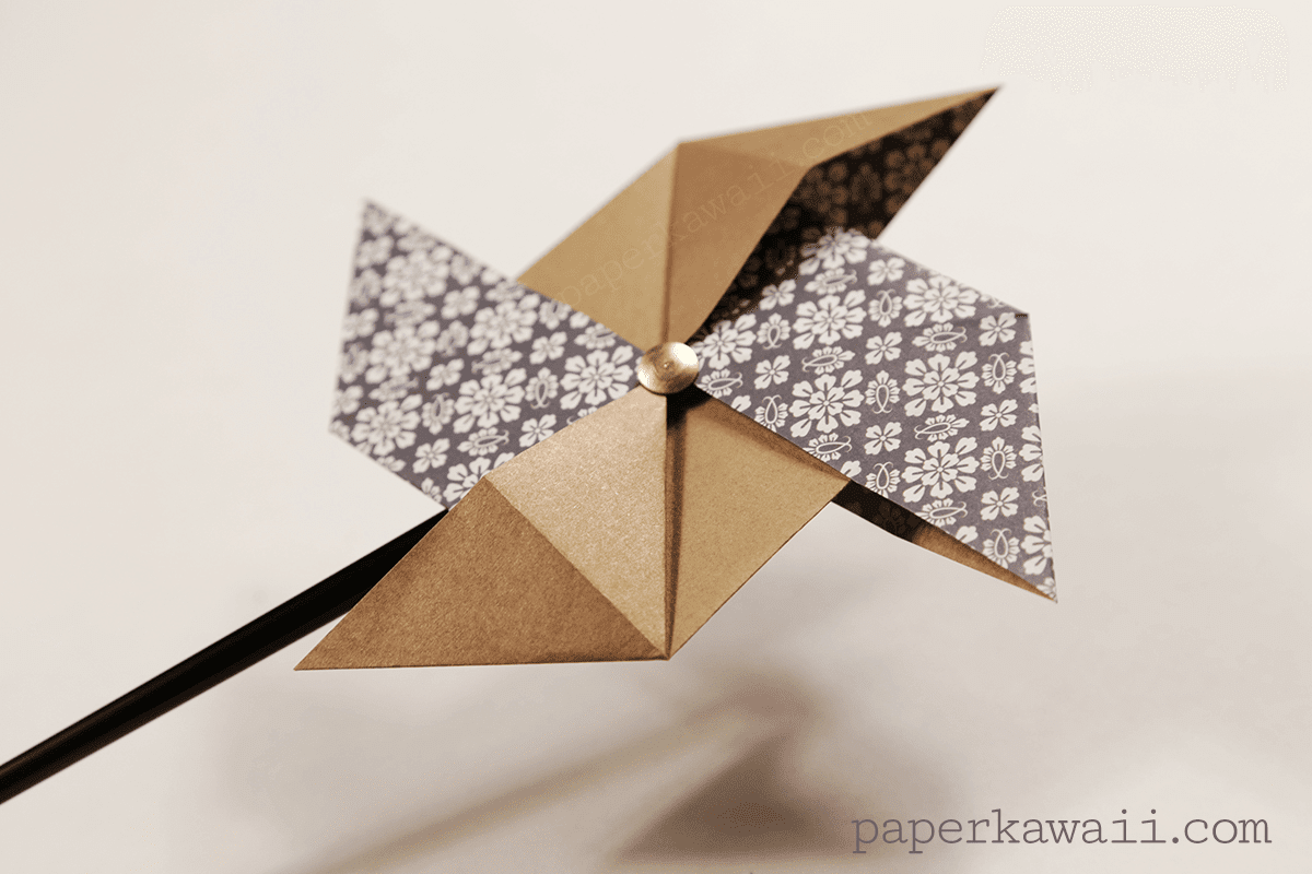 Cardboard pinwheel with moving doll - DIY #11 