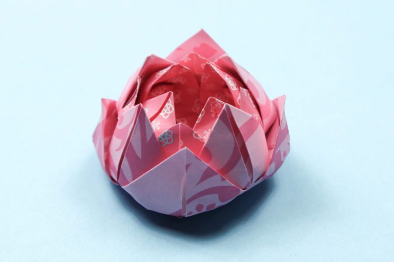 easy-origami-lotus-flower-tutorial-colors-paper-diy-paper-flower